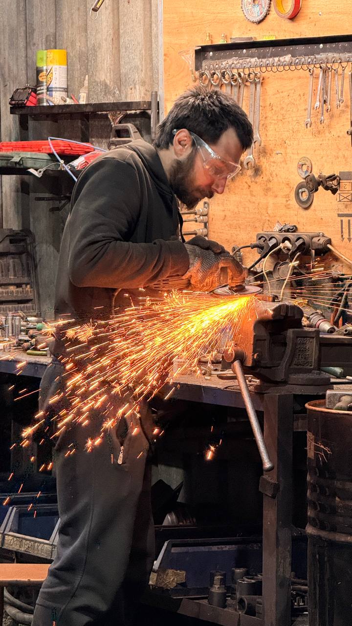 Алексей - основатель и главный мастер автосервиса Автофеникс в Печатниках, опытный специалист по ремонту автомобилей